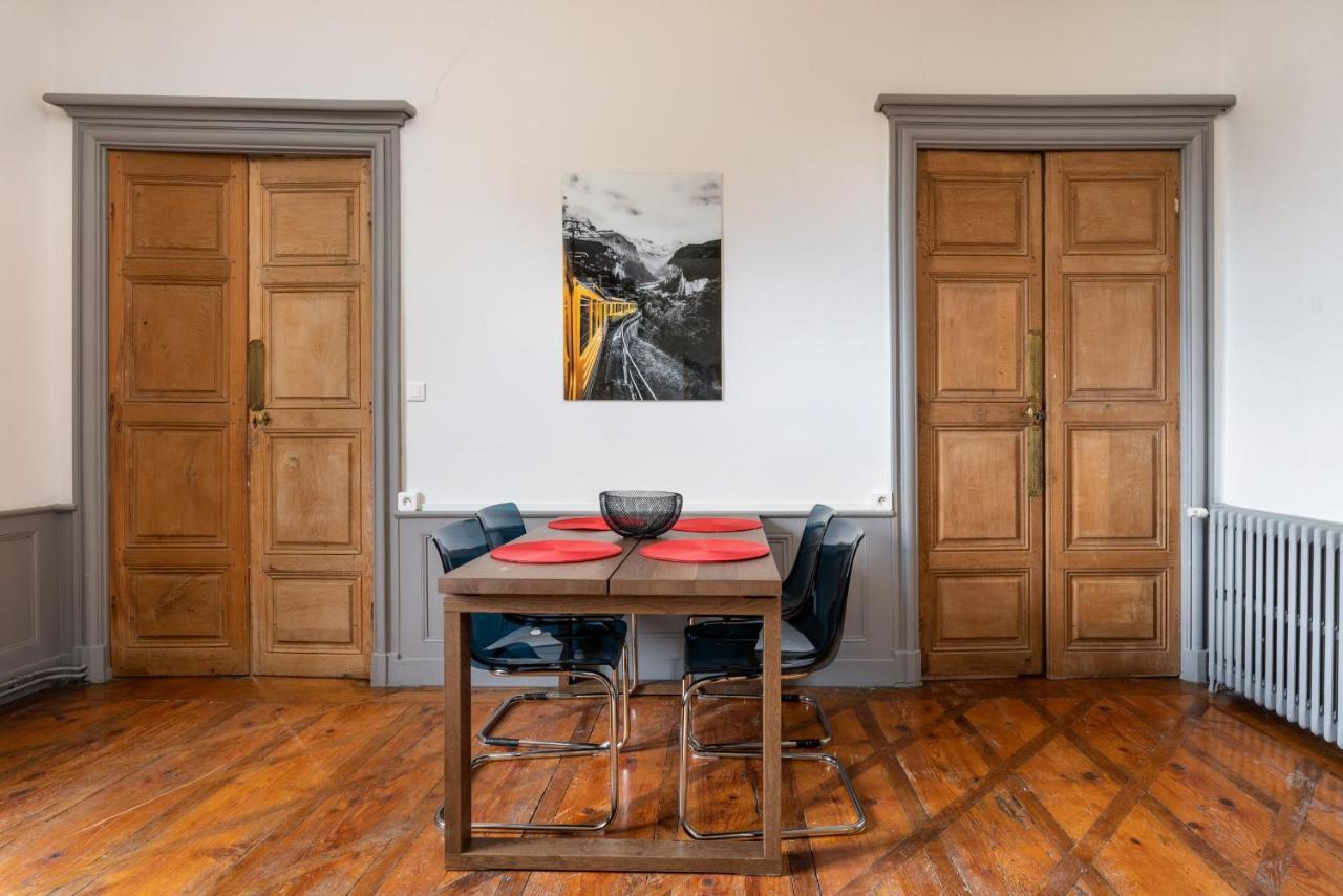 Appartements Au Chateau Ars Ars-sur-Formans Exteriör bild