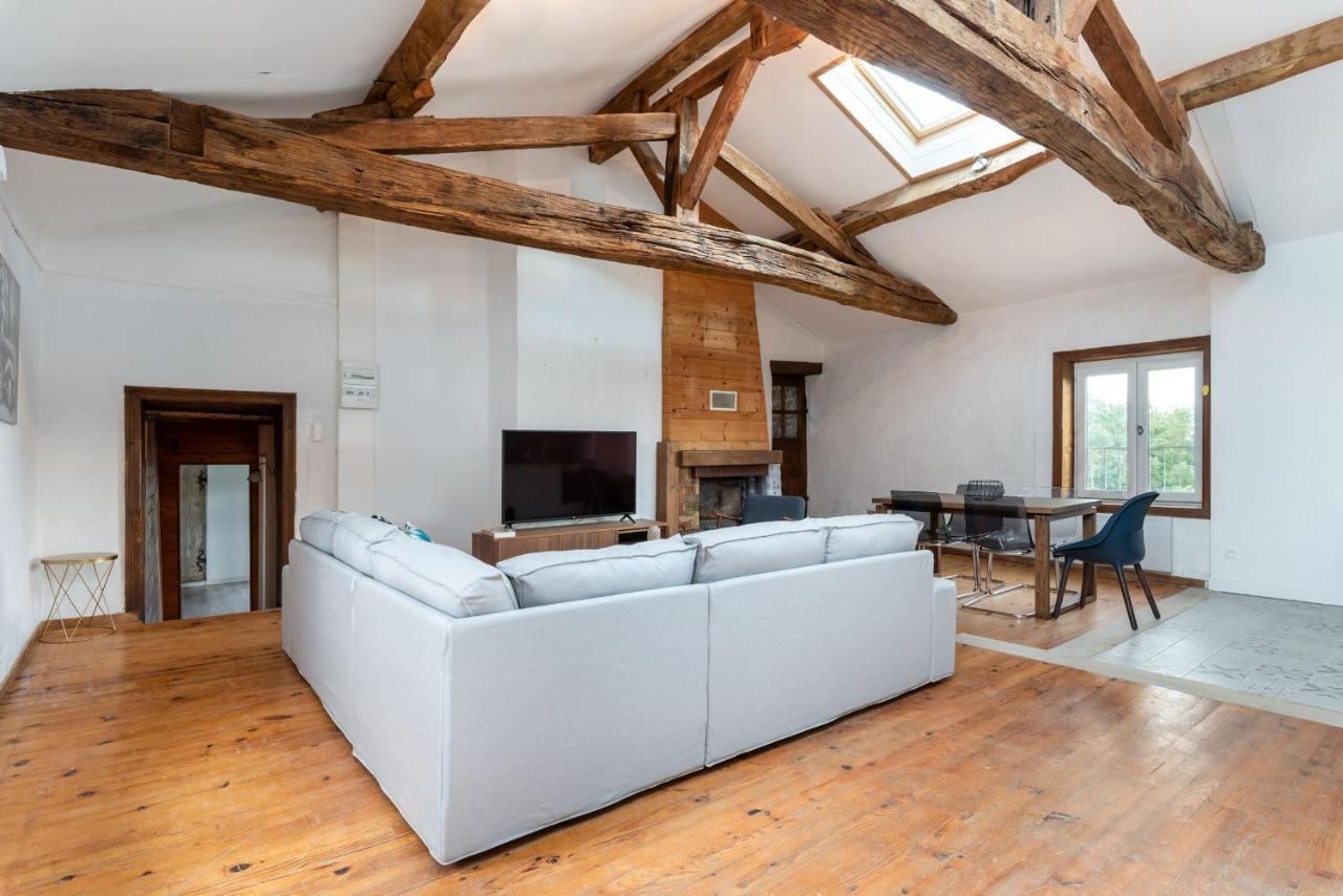 Appartements Au Chateau Ars Ars-sur-Formans Exteriör bild